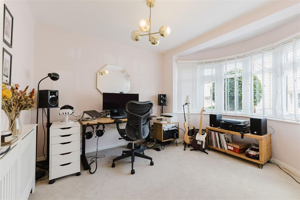 Property photo 3 of 22