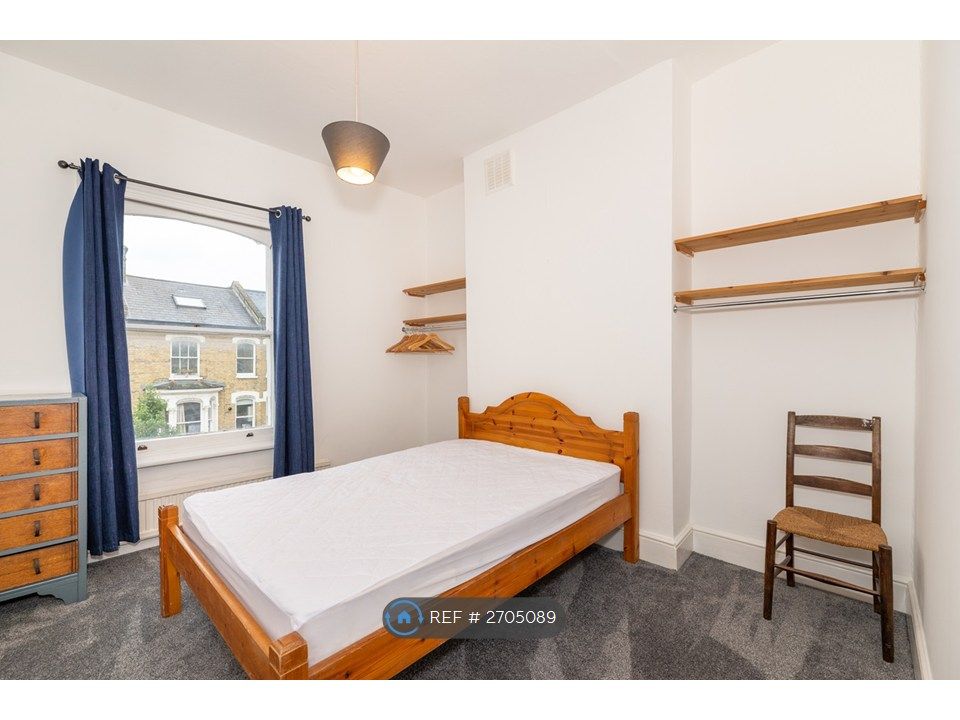 Property photo 3 of 7 Bedroom 1