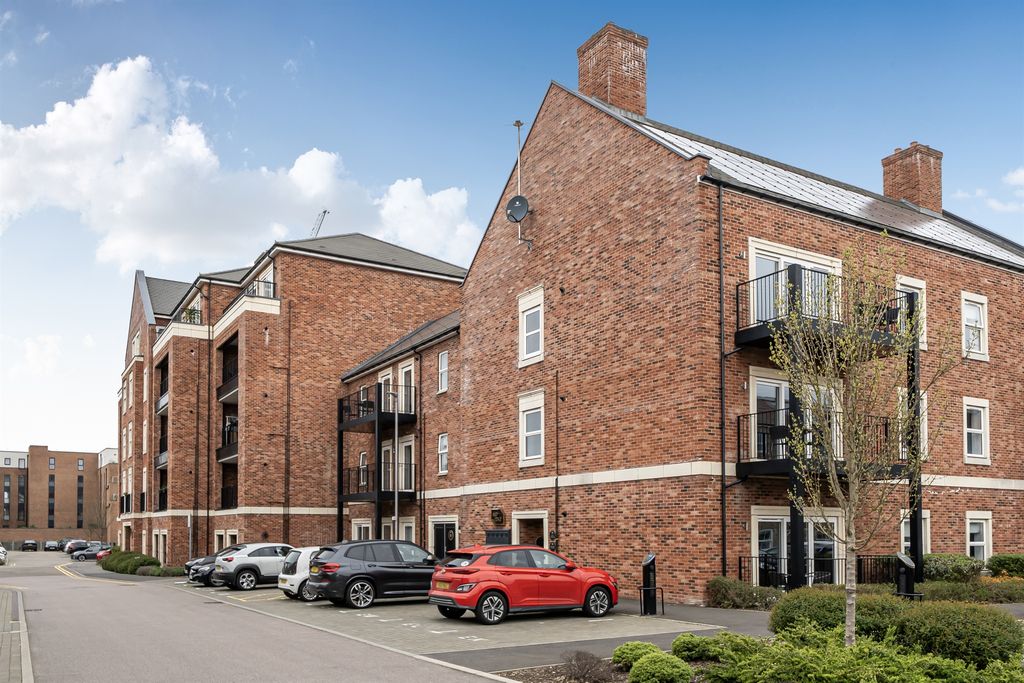 Property photo 1 of 11