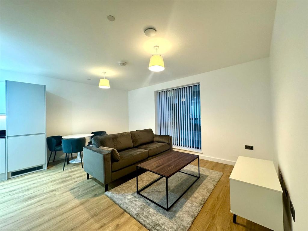 Property photo 1 of 9 Living Room Pic 2.Jpeg