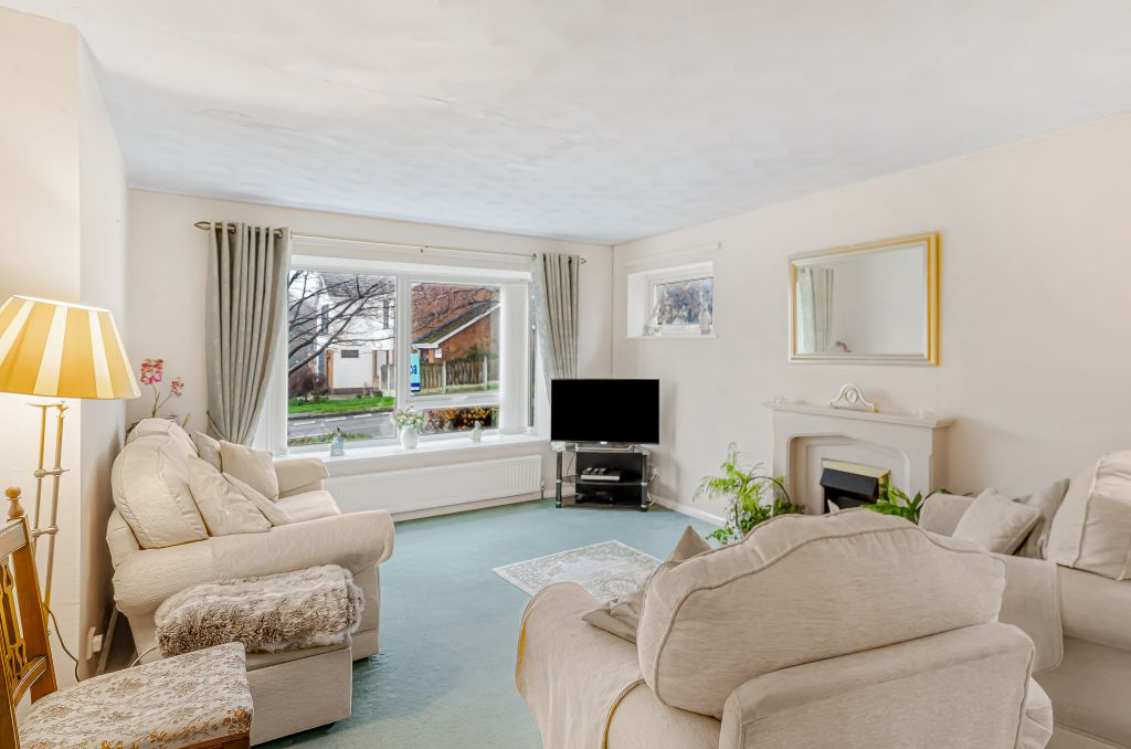 Property photo 2 of 15 Advert-22