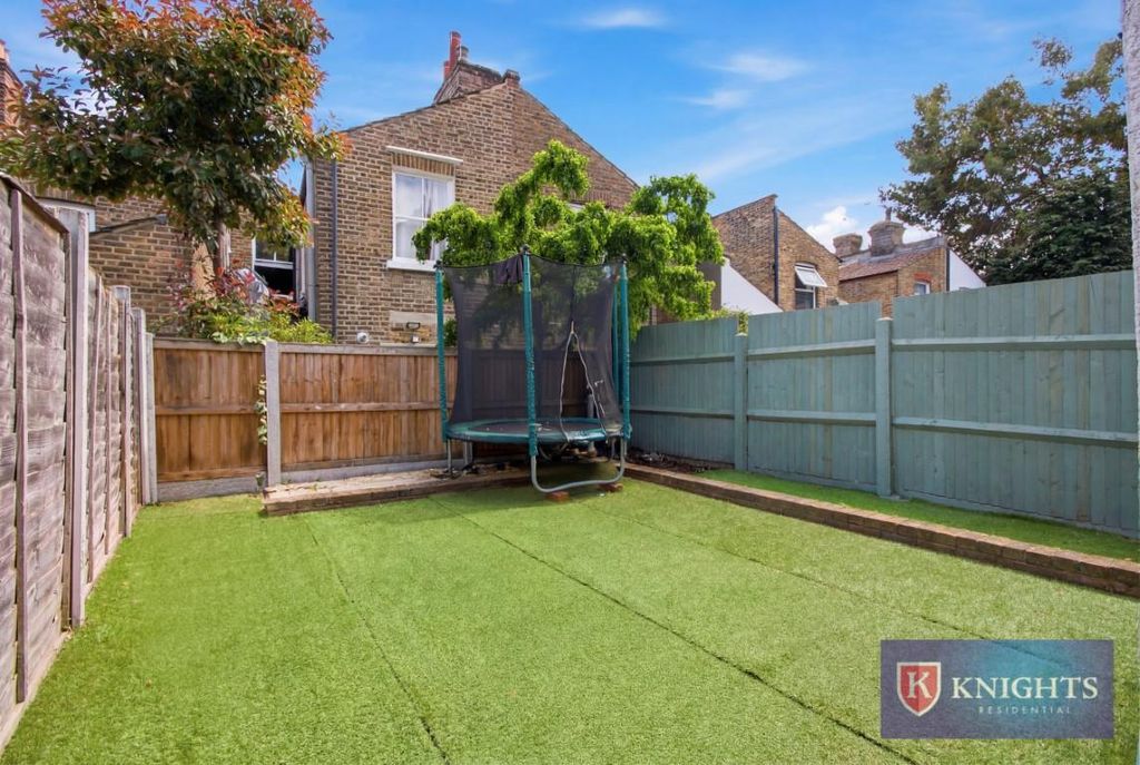 Property photo 3 of 18