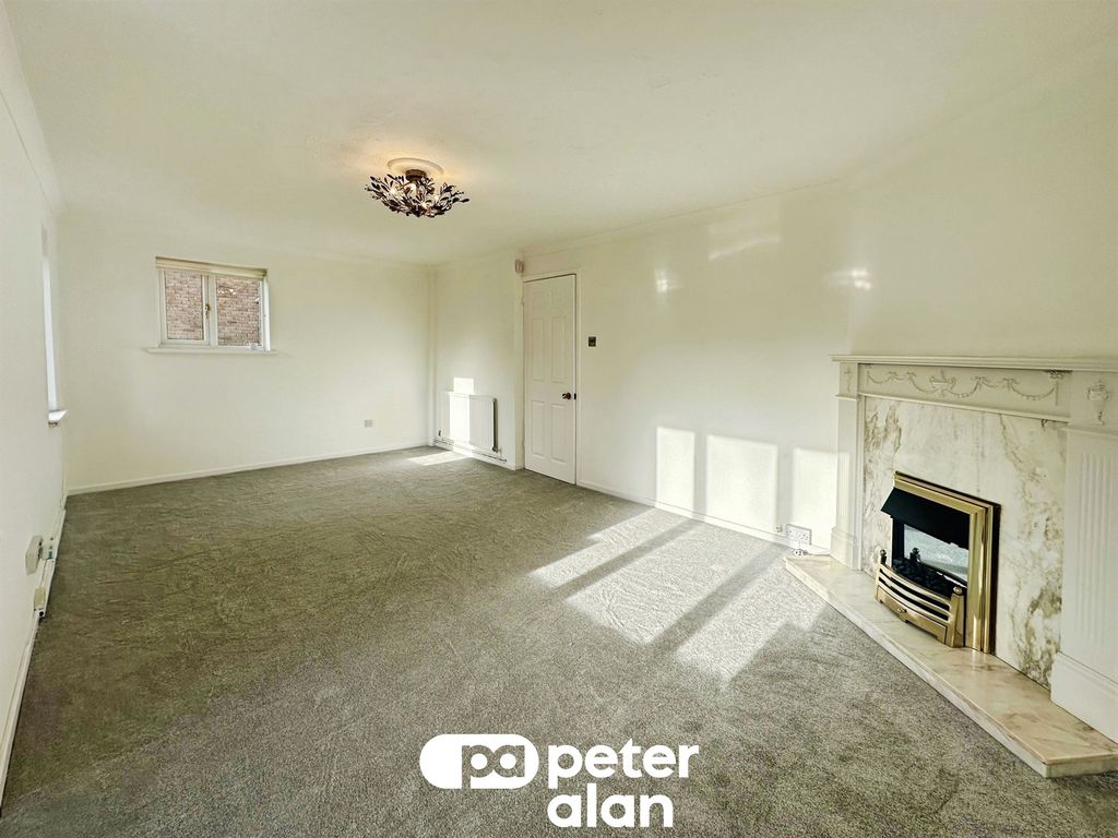 Property photo 3 of 28