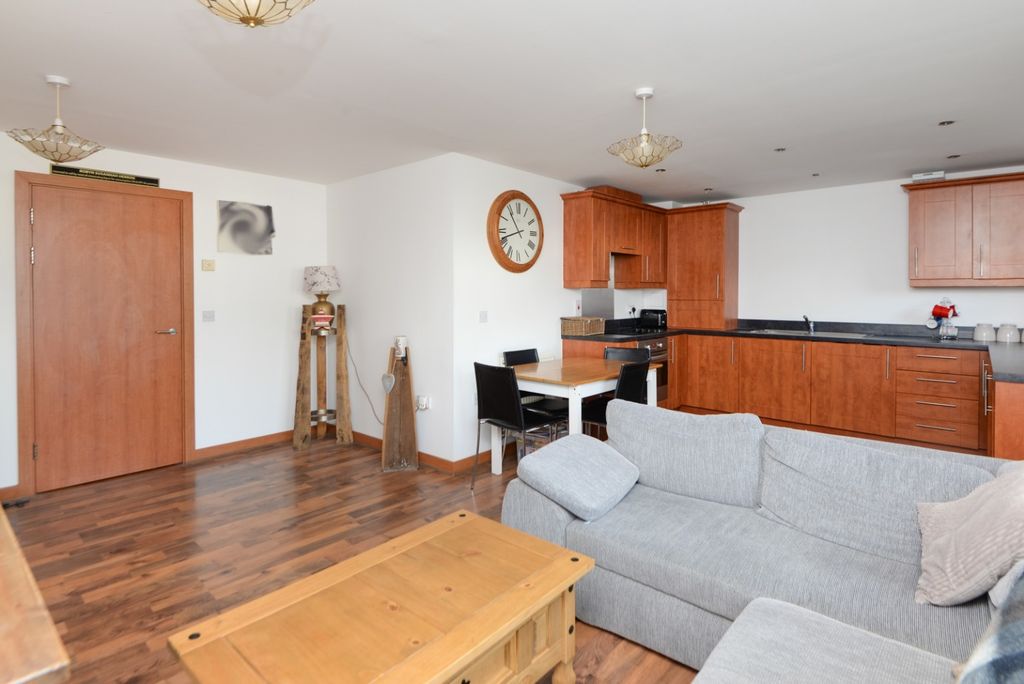 Property photo 3 of 9 429104