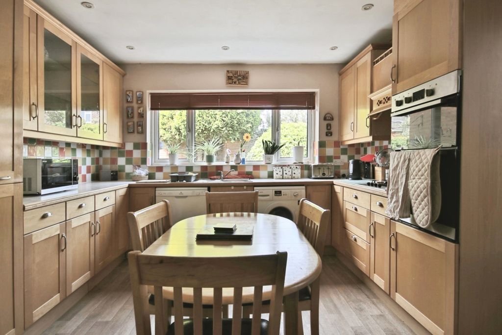 Property photo 3 of 23 4206588