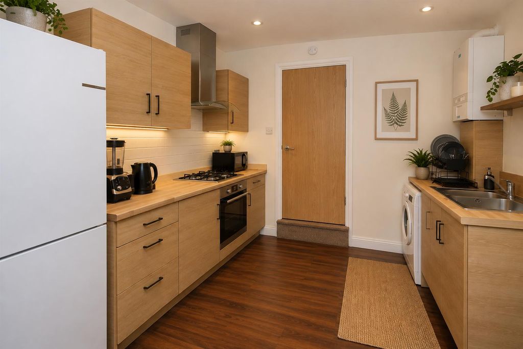 Property photo 2 of 11 4Bafee69-Cec8-4362-909B-d3F663Cfe03d.Png