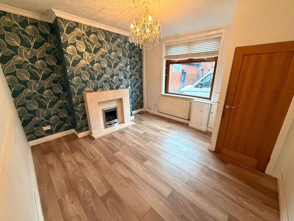 Property photo 2 of 9 Picture No. 33