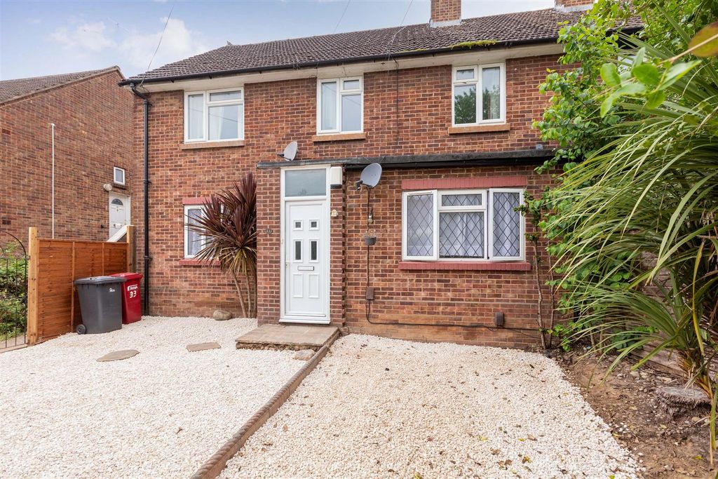 Property photo 1 of 13 33 Derwent Drive-1.Jpg