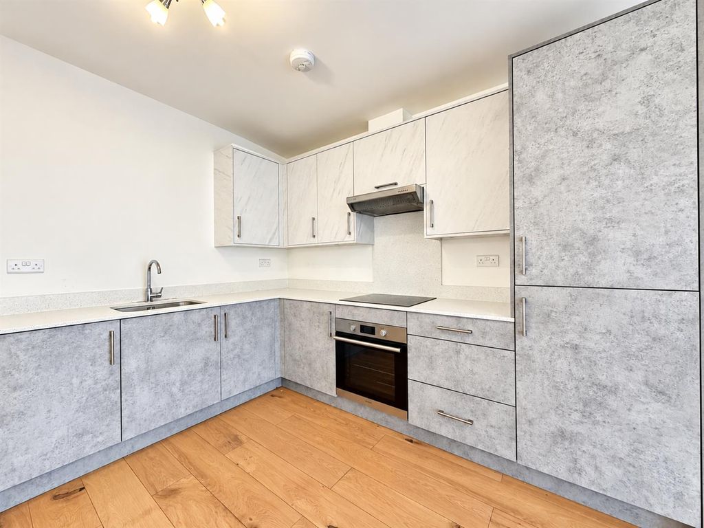 Property photo 1 of 9 Kitchen