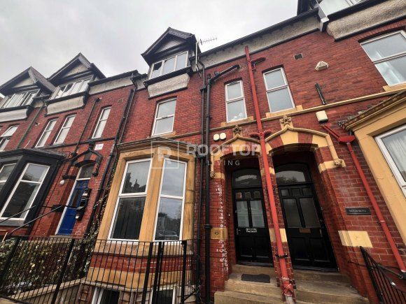 Property photo 2 of 16 9105290.Jpg