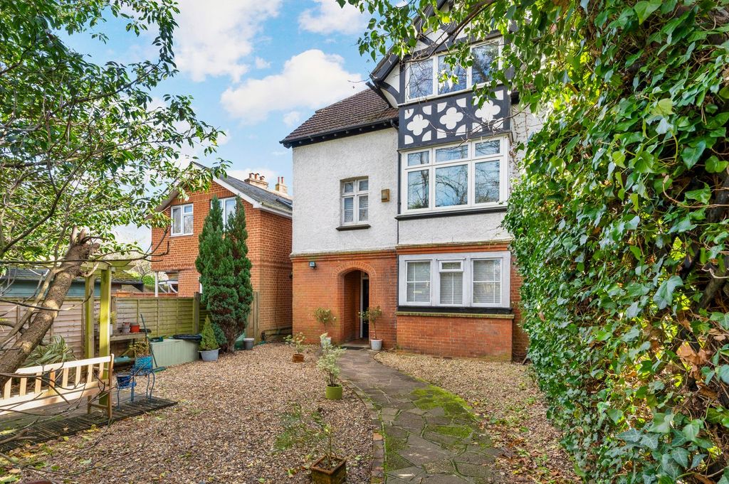 Property photo 2 of 9