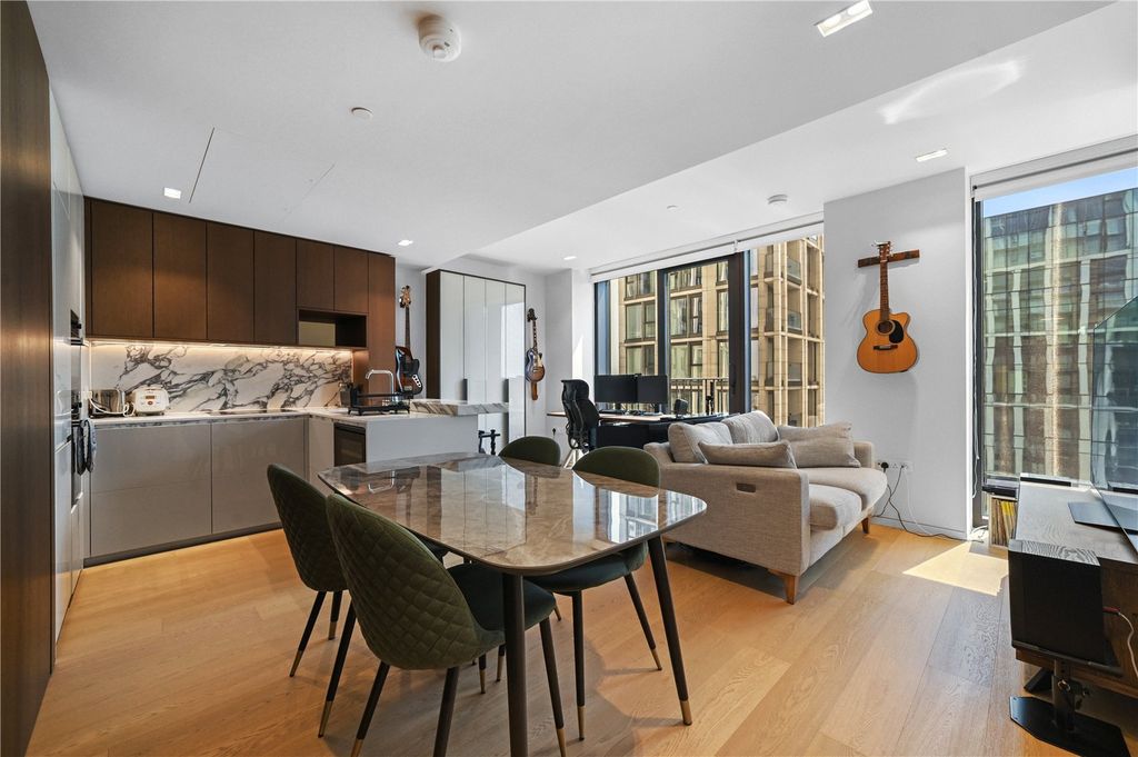 Property photo 1 of 11 Dining Area