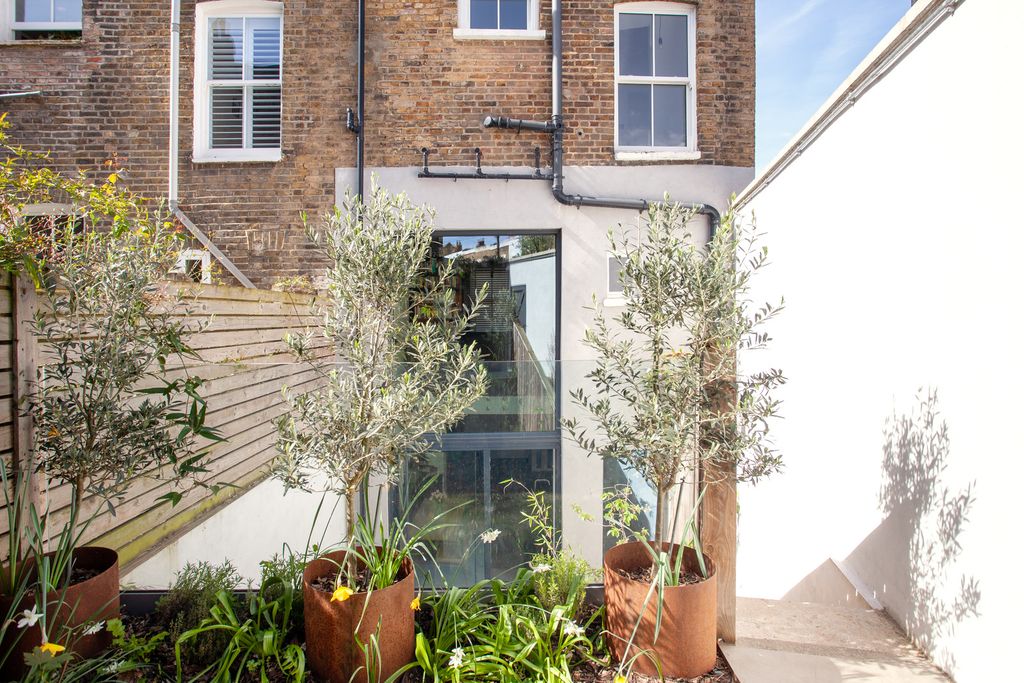 Property photo 3 of 32 338506 - Tmh_Shakespeareroad_Kelliott_029.Jpg