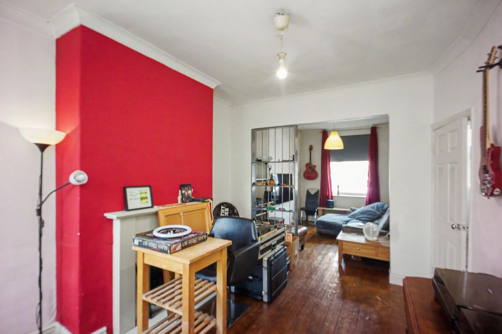 Property photo 3 of 28