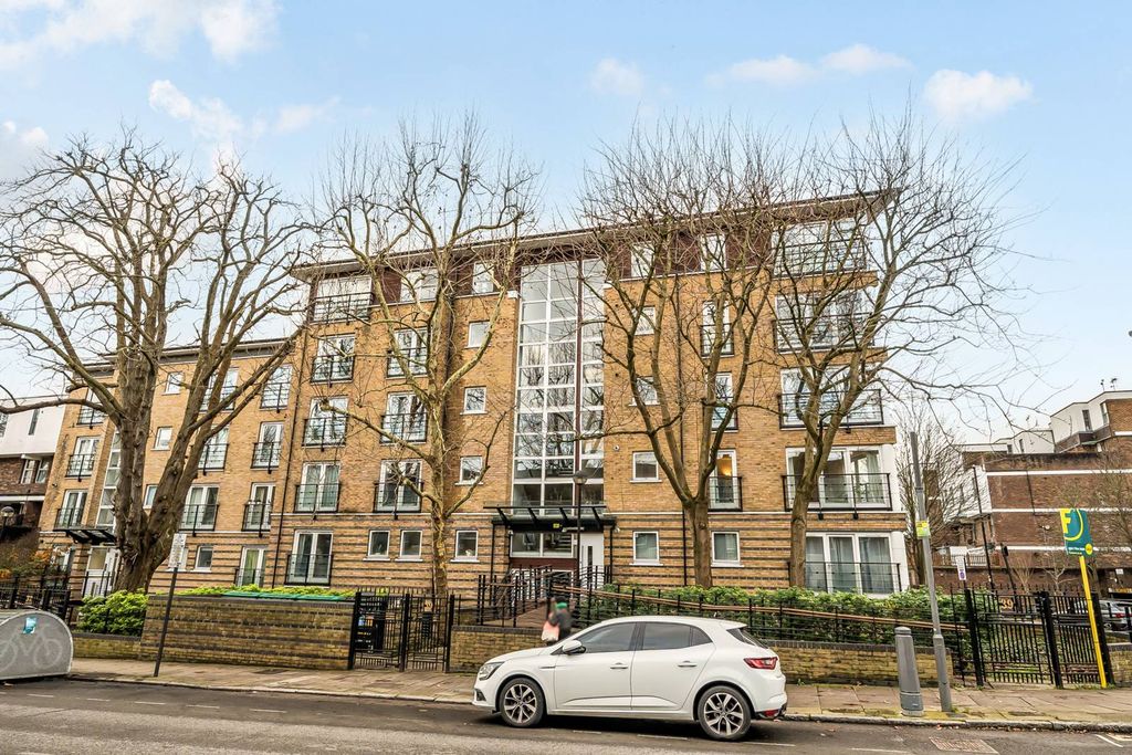 Property photo 2 of 21