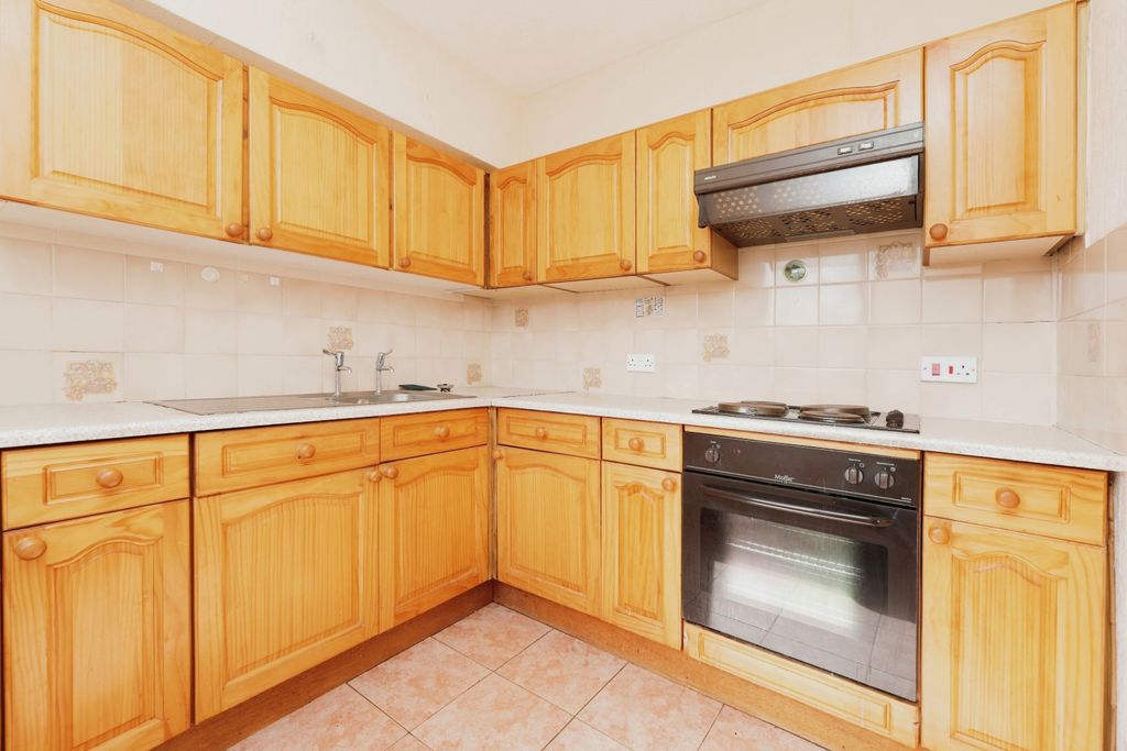 Property photo 2 of 13