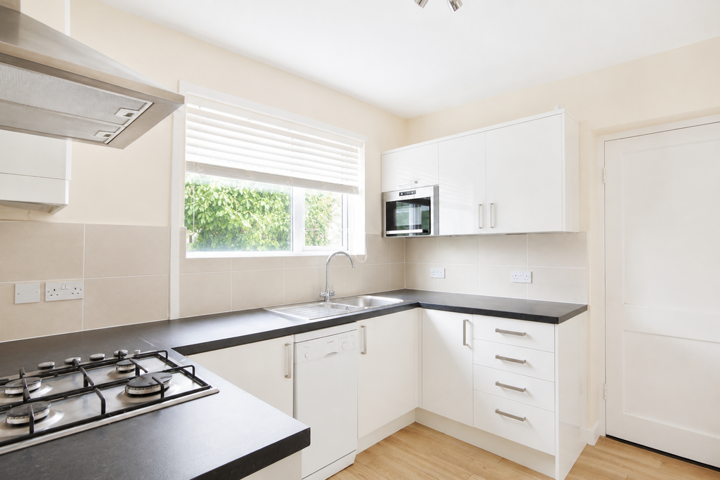 Property photo 3 of 7 Kitchen - Angle 1