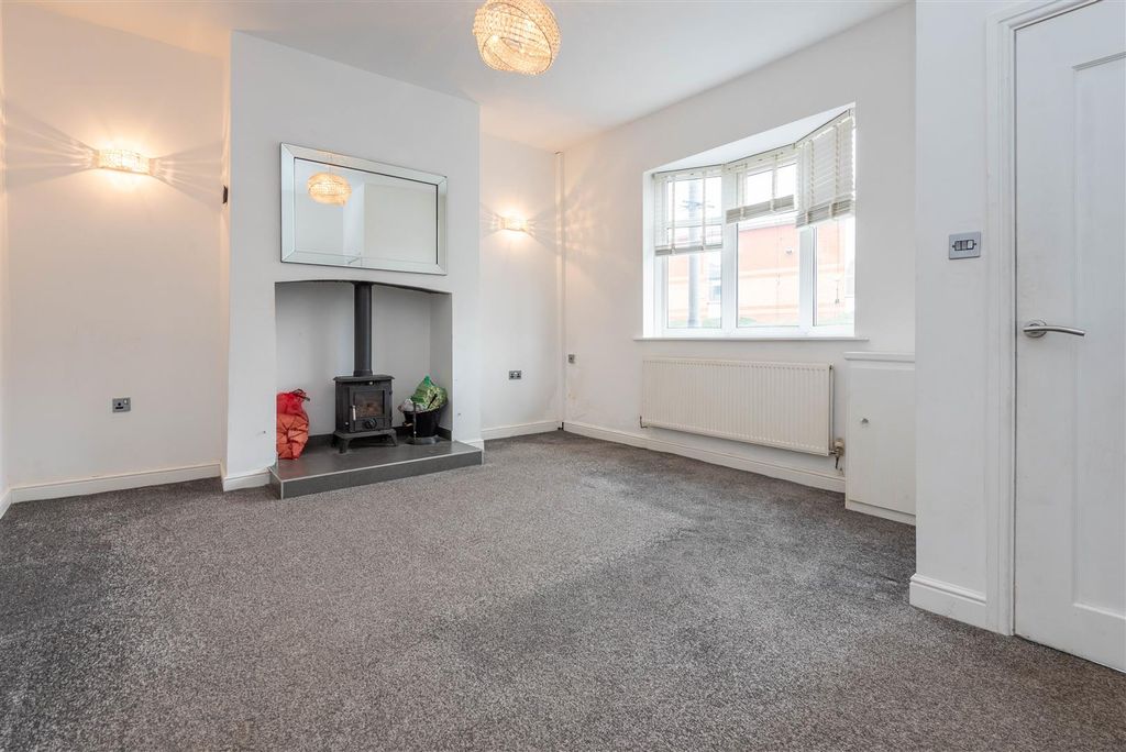 Property photo 2 of 14 Lounge