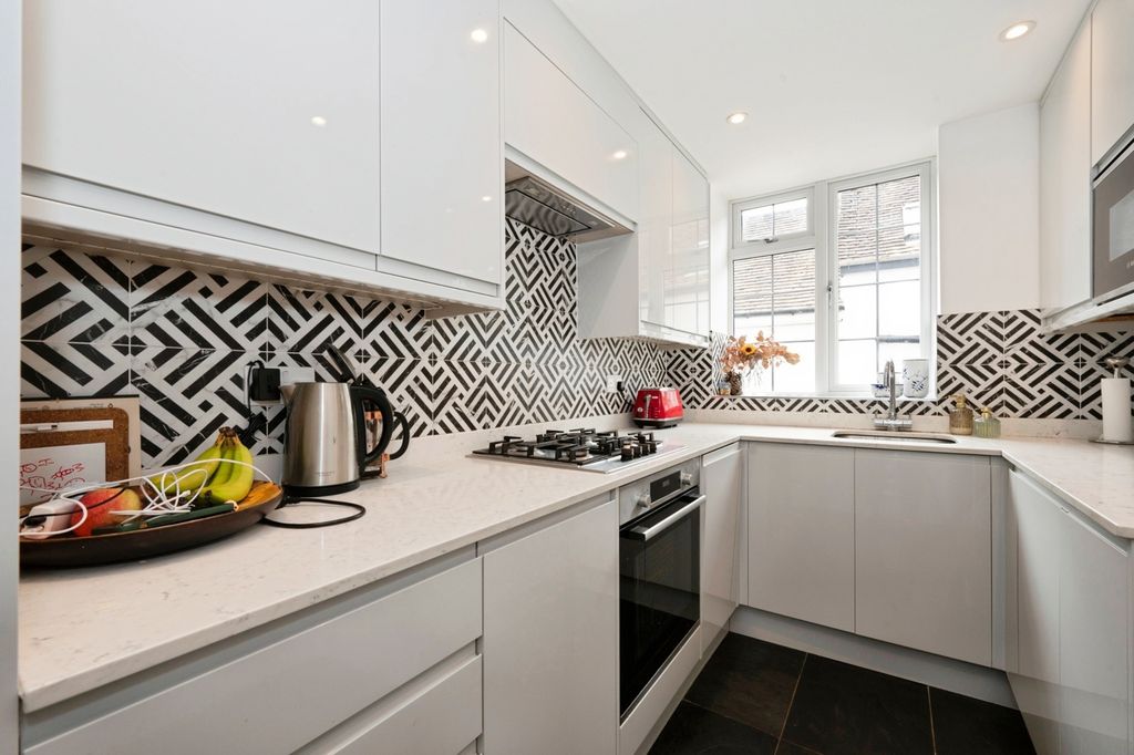 Property photo 2 of 12 Pbox-Img.Jpg