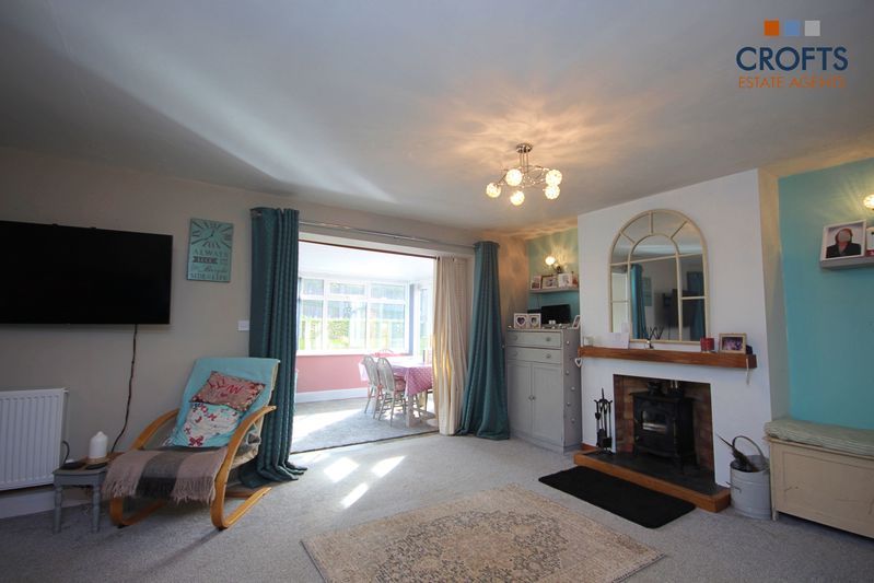 Property photo 3 of 17 Lounge