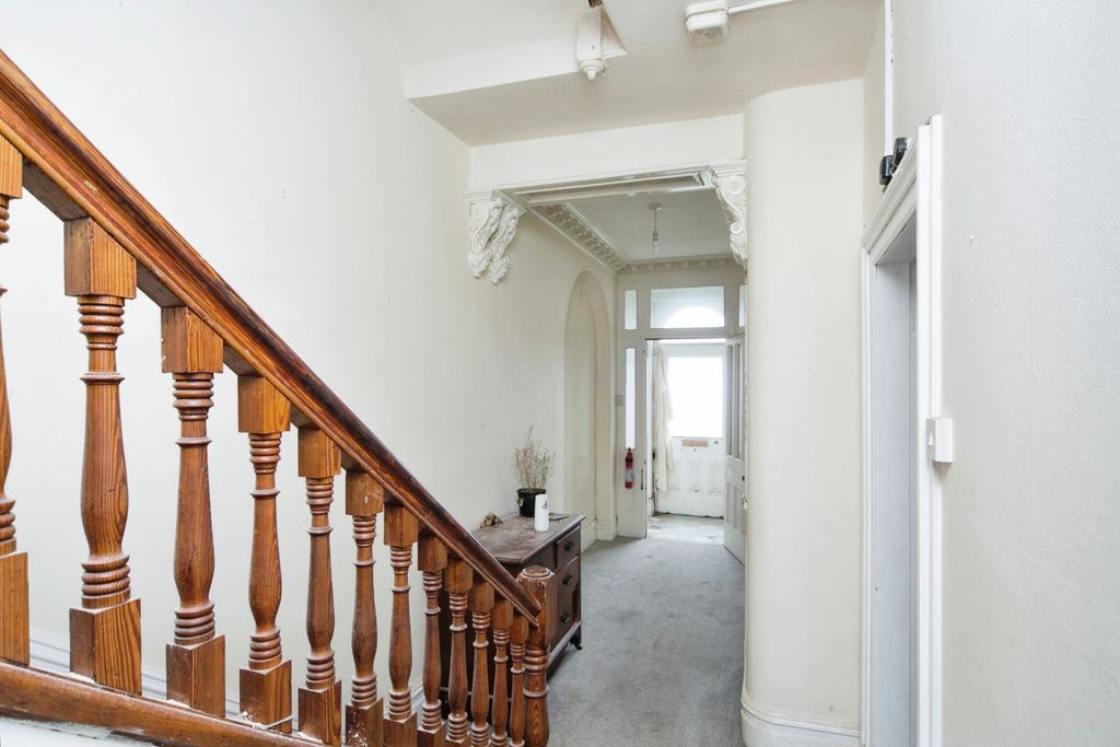 Property photo 3 of 19 Photography