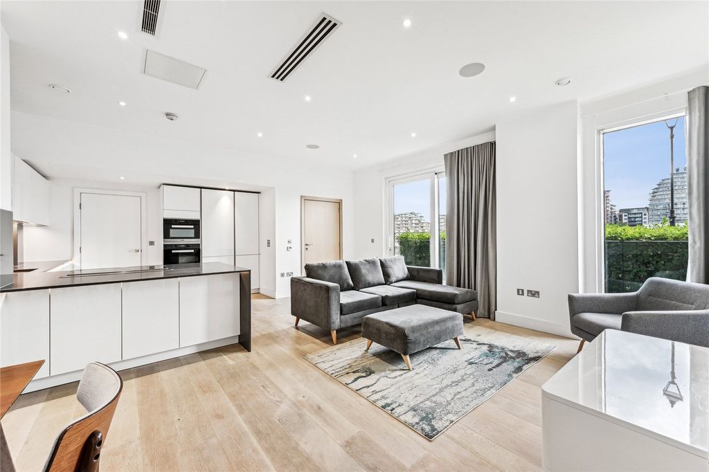 Property photo 1 of 17 Reception Room