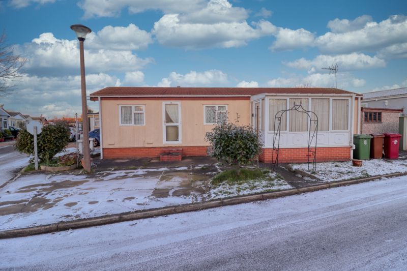 Property photo 2 of 11 Frontal