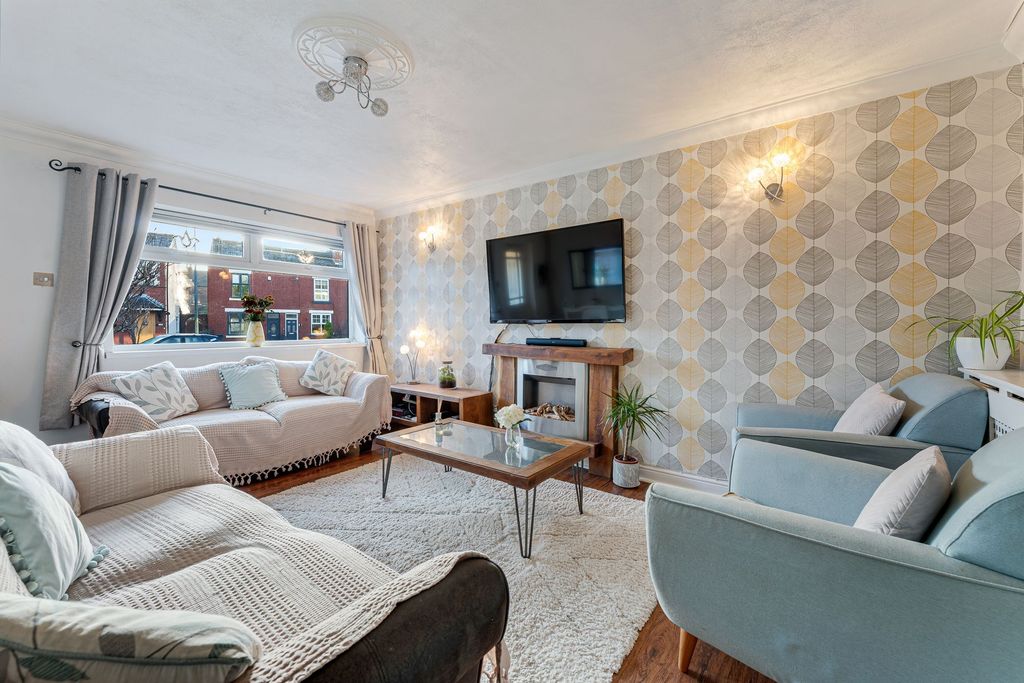 Property photo 2 of 27