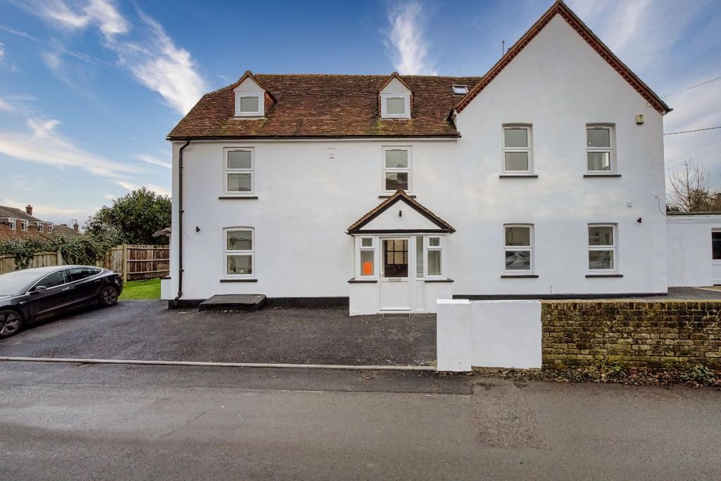 Property photo 1 of 116