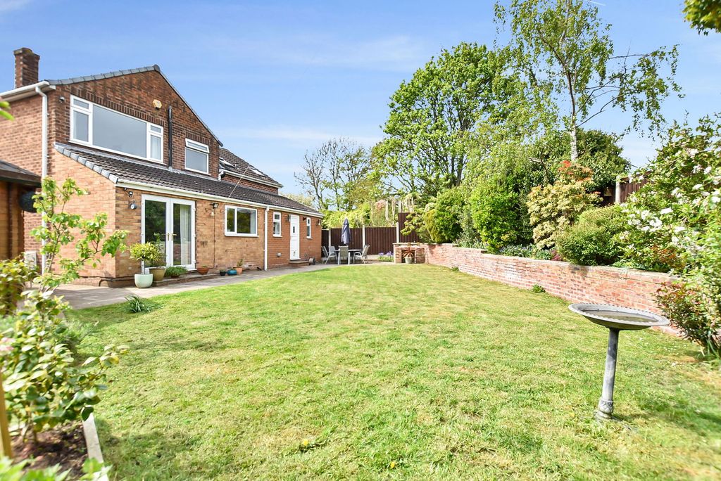 Property photo 2 of 27