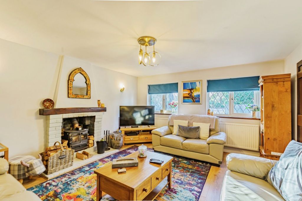 Property photo 2 of 31