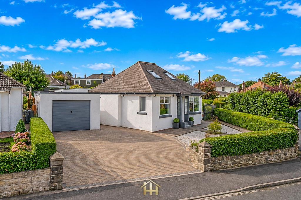 Property photo 2 of 30 14 Nairn St Dundee Dd4 7En 220926 Edit (27 Of 35).