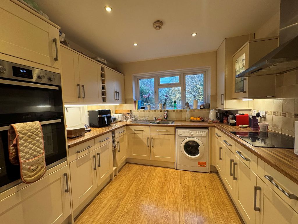 Property photo 2 of 11 Photo 16