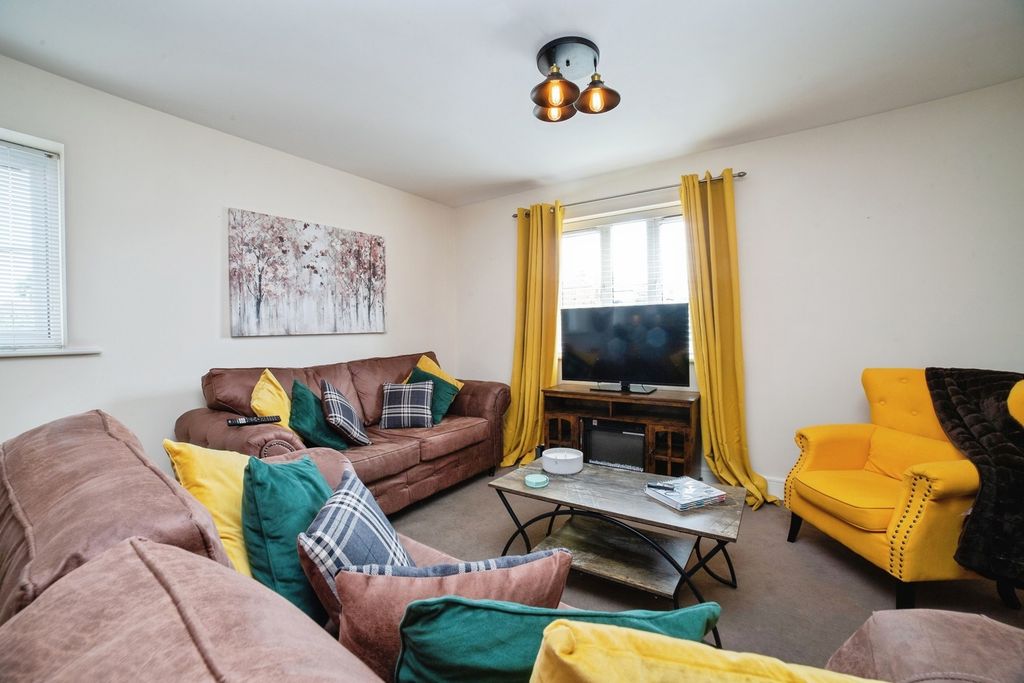 Property photo 2 of 15 Pbox-Img.Jpg
