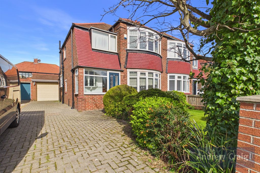 Property photo 1 of 11 (Main)