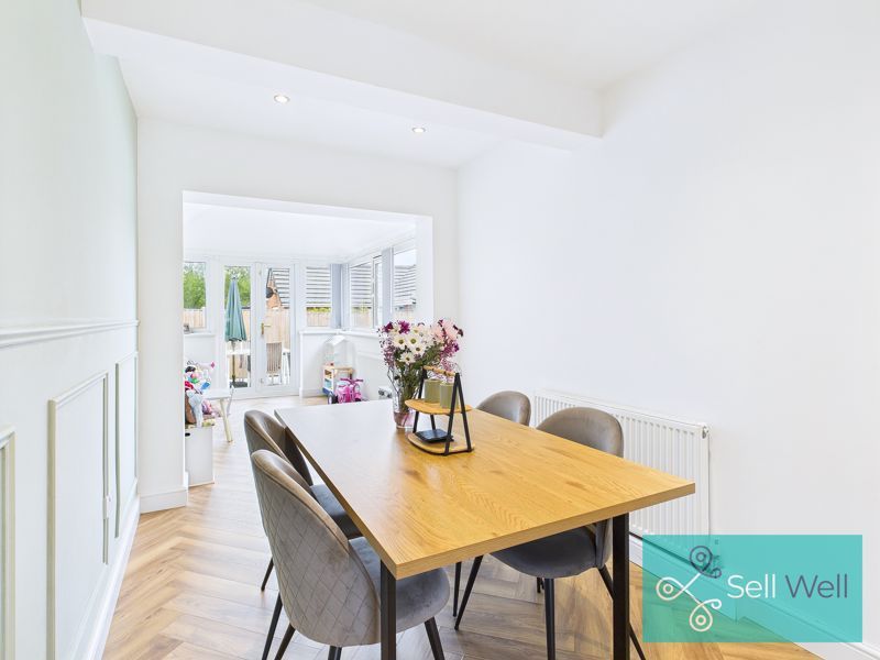 Property photo 3 of 25 Dining Room