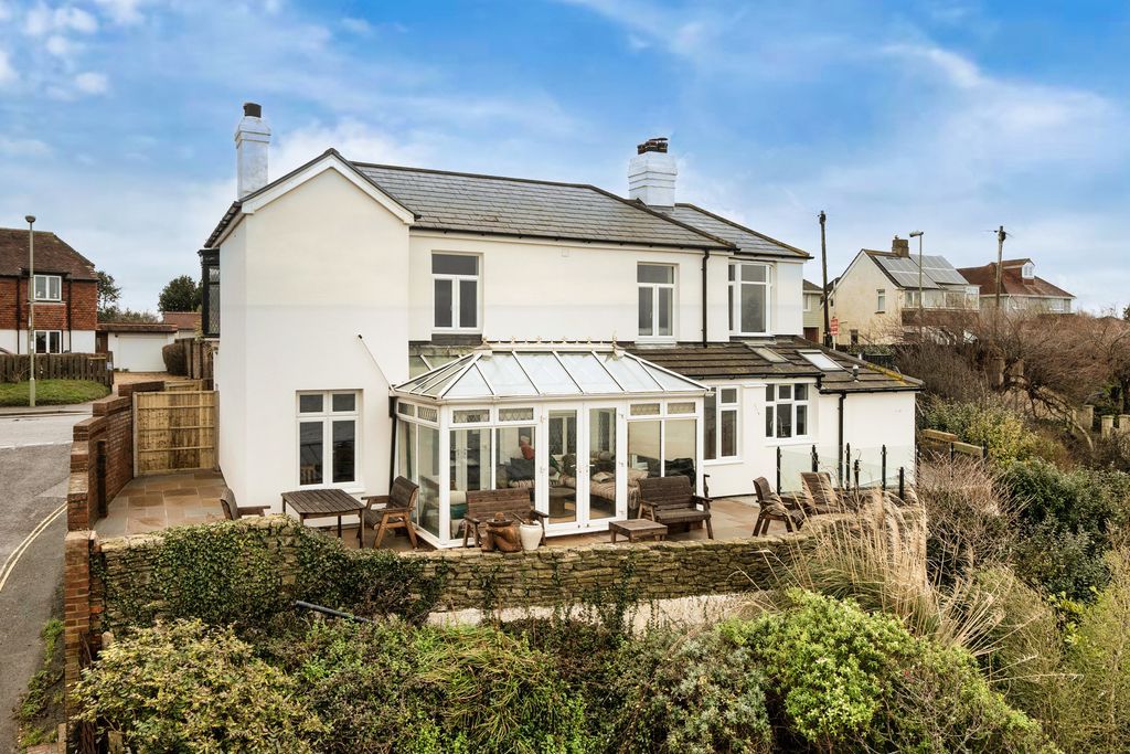 Property photo 1 of 23 Front