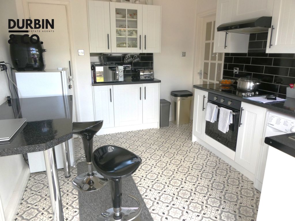 Property photo 3 of 48 Kitchen/Breakfast Room