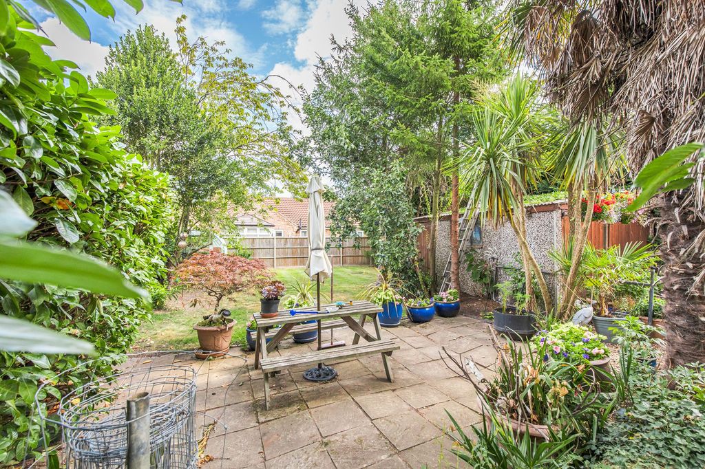 Property photo 2 of 23