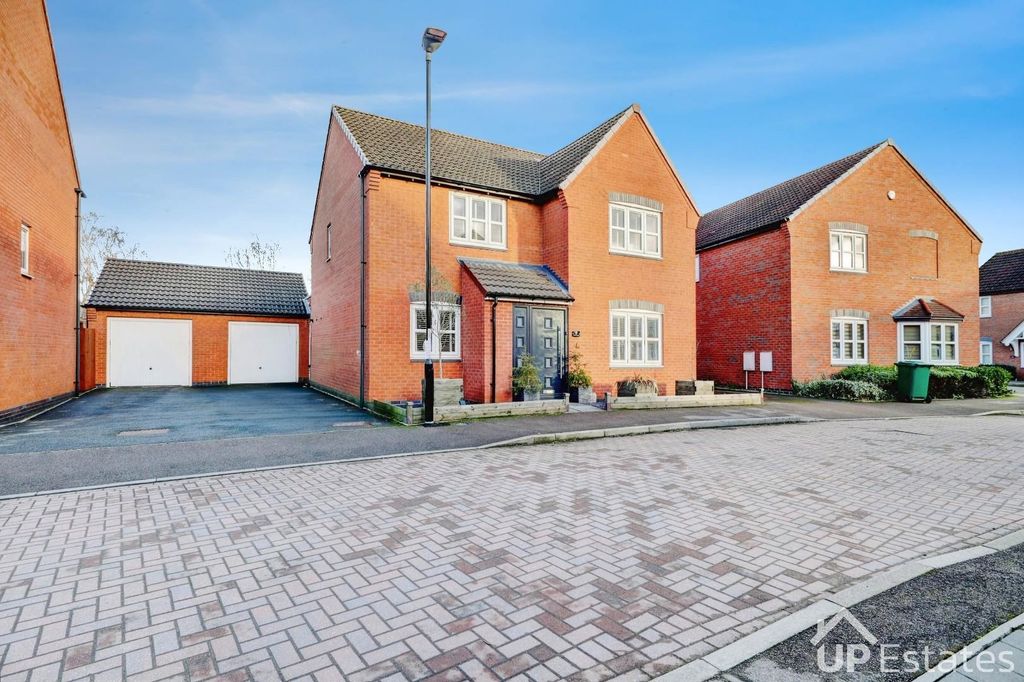 Property photo 1 of 34