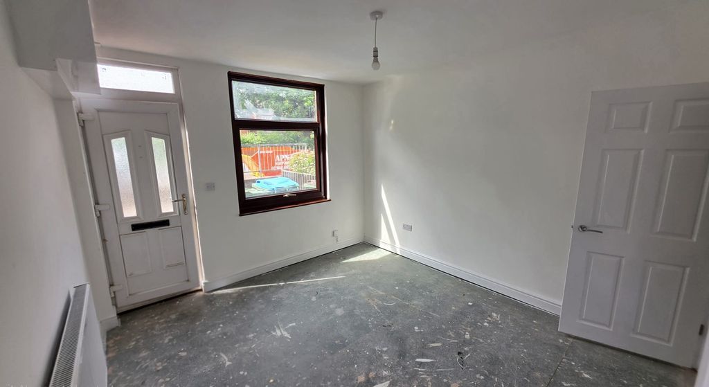 Property photo 3 of 23