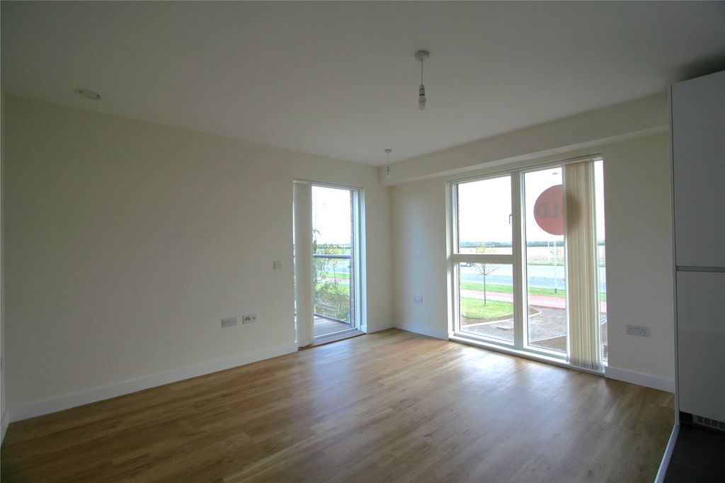 Property photo 3 of 5 Picture No. 15