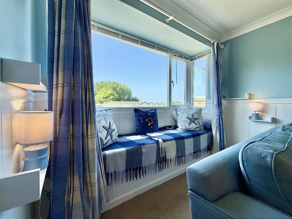 Property photo 2 of 13 Bay Window.Jpg