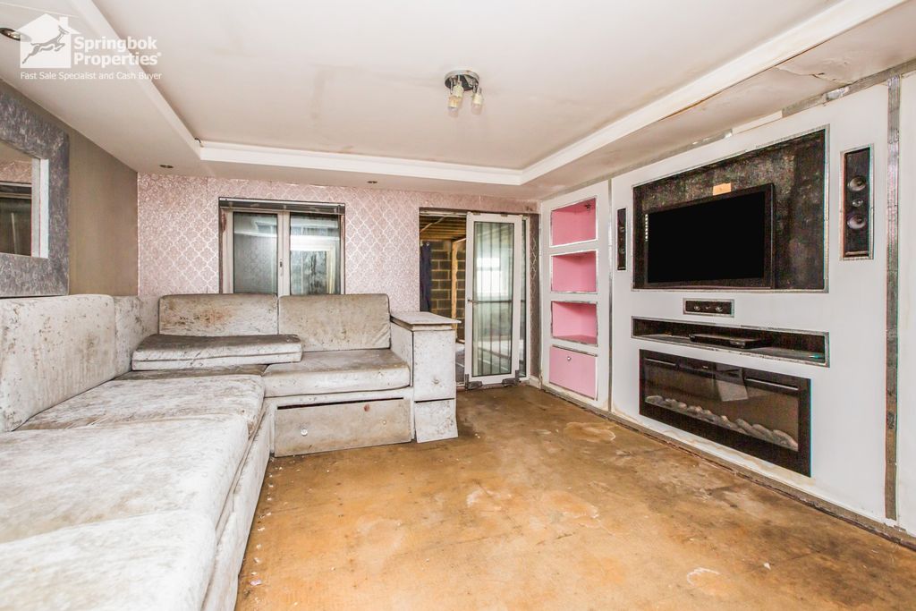 Property photo 3 of 19 Image 2