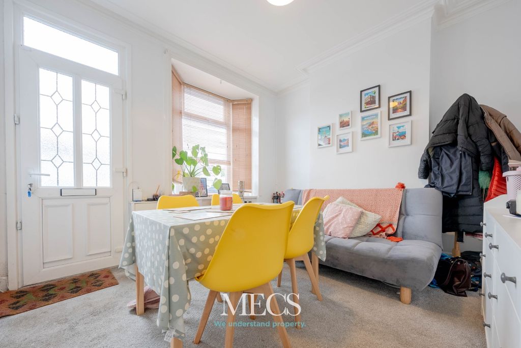 Property photo 2 of 13 4878742