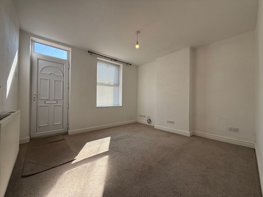 Property photo 2 of 9 Living Room