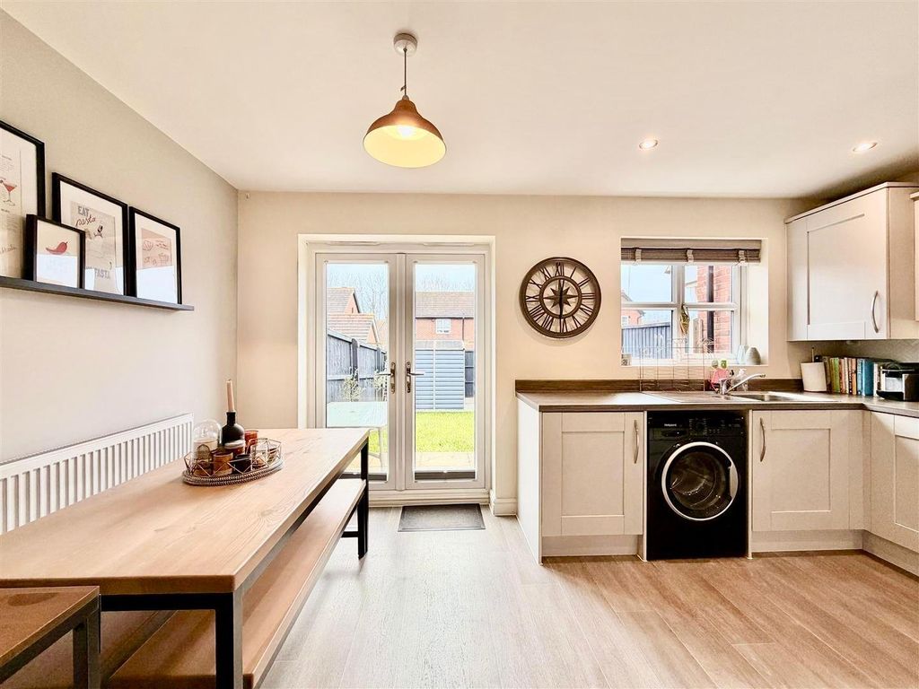 Property photo 2 of 29 35F3Ae27-62B3-437E-B7B0-8Ed037c7Fc0c.Jpeg