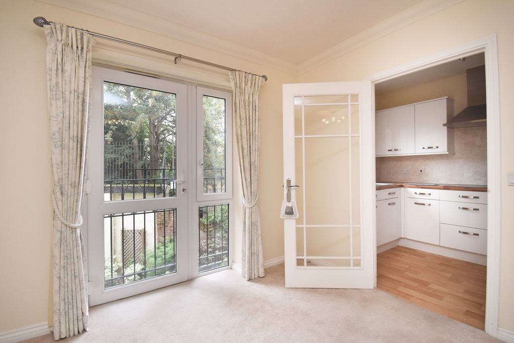 Property photo 2 of 7