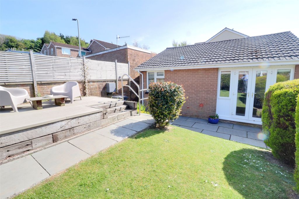 Property photo 2 of 11 Picture No. 15