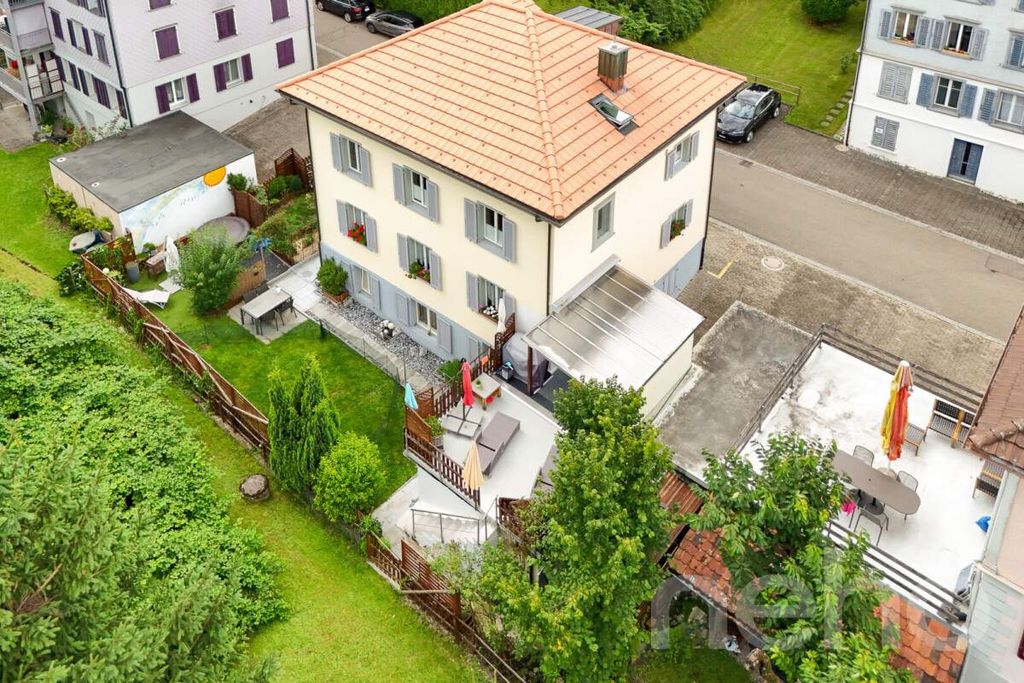 Property photo 2 of 13